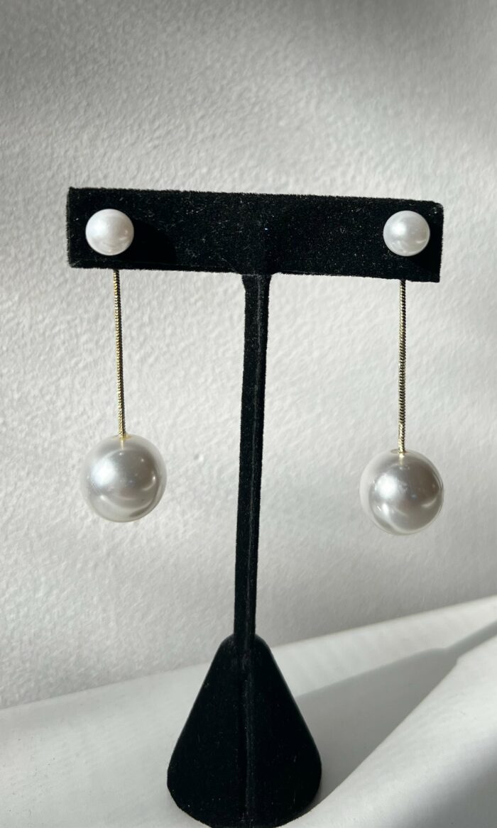 EA030 Faux chunky pearl gold drop earrings