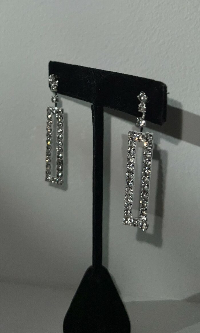 EA070 Silver small rhinestone rectangle earrings